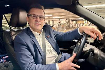 Advarer: – Bilistene blir ranet