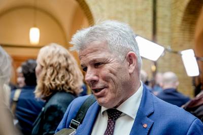 De tør ikke si det. Og overlater til lokal­poli­tikerne å ta støyten.