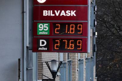 Plutselig ble diesel dyrere enn bensin. Hva skjedde?