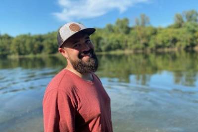 Drapstiltalt mann kan bli sheriff i USA