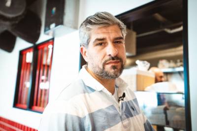 Leo Ajkic (42) har blitt far