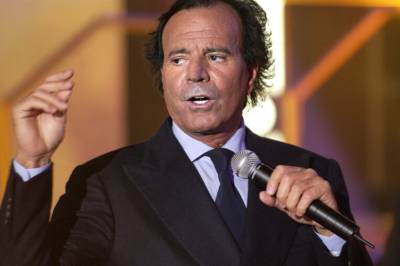 Julio Iglesias (82) anklages for seksuelle overgrep