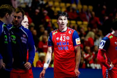 Reaksjonene hagler i utlandet