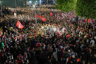 Arsenal-fansen festet i Londons gater