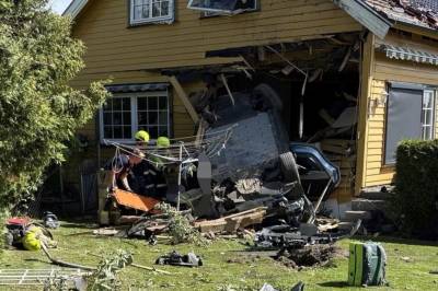 Fire kritisk skadet etter ulykke i Råde