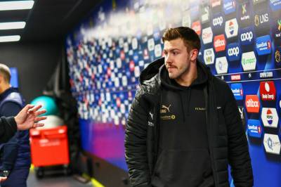 Drama før start: Tvinges til bytte