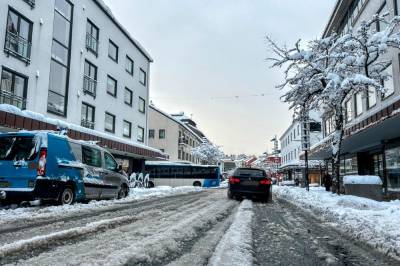 width=device-width, initial-scale=1