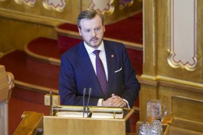 Vil gjøre det umulig med dobbeltroller i sykehusstyrer: – Må opphøre så fort som mulig