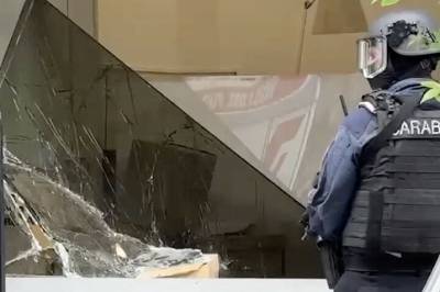 Gisseldrama: Forsvant ned tunnel