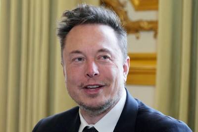 SpaceX nesten dobler inntektene: Aksjen faller