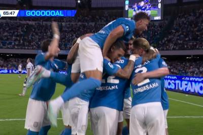Lobotka scorer mot Bologna