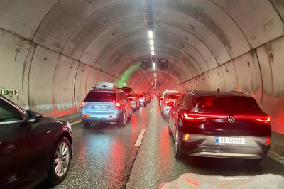 Spent på vinterferiekøen: – Det har vært litt for fint vær i dag