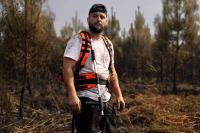 Mens titusenvis flyktet fra flammene, ble de igjen: – Jeg gjør mitt