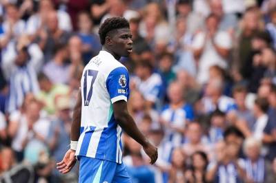 Manchester United kjøper midtbanestjernen Carlos Baleba fra Brighton