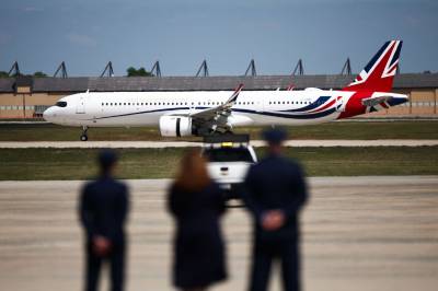 Kong Charles på historisk statsbesøk i USA midt i diplomatisk krise