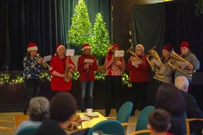Inviterte til jul på samfunnshuset