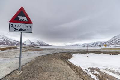 Vil ha beredskaps­lager på Svalbard
