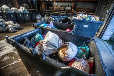 Kommunen advarer mot kostbar søppeltabbe: – Posen skal ikke oppi