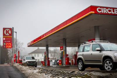 Bensinpriser til værs: Enkle grep kan spare deg for flere hundrelapper