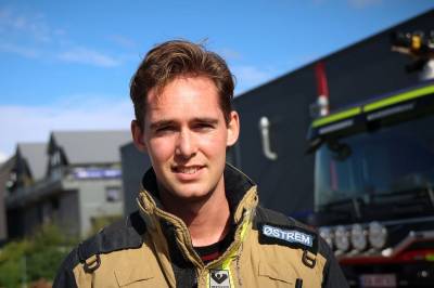 Isak har alarmen med seg sjølv når han spelar fotballkamp