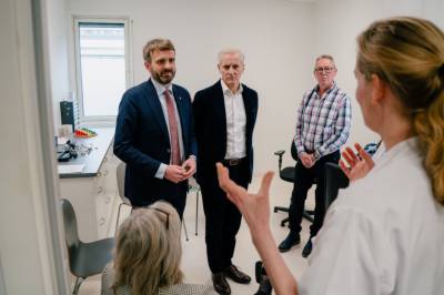 Nye tiltak: Høreapparat innen fire måneder