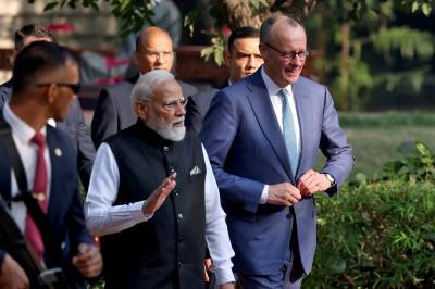 Kravet om Grønland skremmer. Europa har hastverk med å knytte nye bånd.