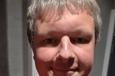 Marius angrepet med kniv på jobb: - Virket fredelig