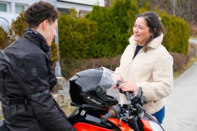 Anonym sykkelsamaritan betalte for å fikse den hærverkutsette sykkelen til Yossef (16)