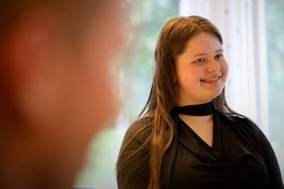 Urte (14) lærte norsk gjennom UKM: – Eg blei modigare