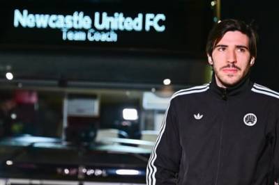 Premier League-klubb i kaos sikter seg inn på Newcastle-stjernen Sandro Tonali