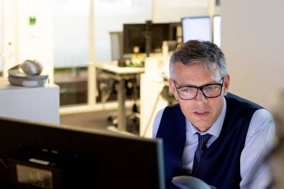 Analysesjef advarer: – Vi lever på lånte oljefat