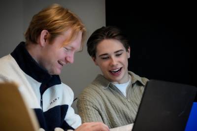 Søkte «kvinnebachelor» – Folk spør om jeg valgte helsefag for å sjekke damer