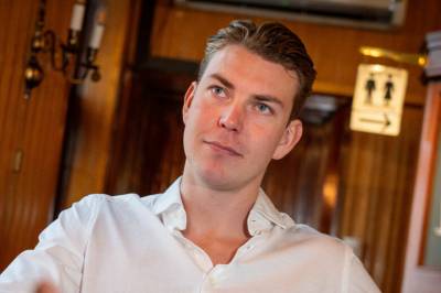 Stemplet som «ufyselig rasshøl» – nå svarer han