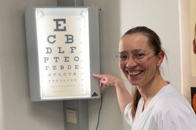 Ane Margrethe er ein av få som gidd å møte opp: – Eg kan slite med å ikkje sovne