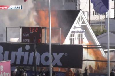 Fotballkamp stoppet etter kraftig brann