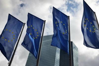 Markedsaktører: - Avblåser rentekutt globalt: - Slående