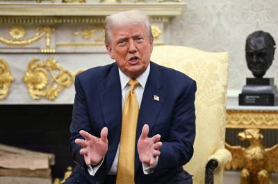 Trump: Truer med 200 prosent champagne-toll