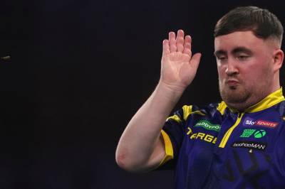 Ble plaget av veps i finalen – så tok tenåringssensasjonen nytt VM-gull