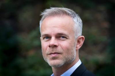 Tar kronprinsessen i forsvar: – Et armt menneske i krise