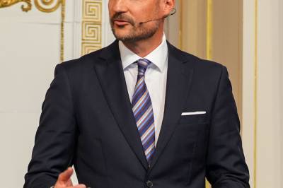 Kronprinsen om kronprinsesse Mette-Marit: – Hun er den som virkelig mangler her i dag