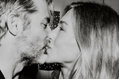 Deler rørende hyllest