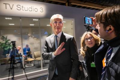 Stoltenberg fillerister Trump