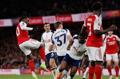 Schmeichel mener dette Eze-målet aldri skulle stått