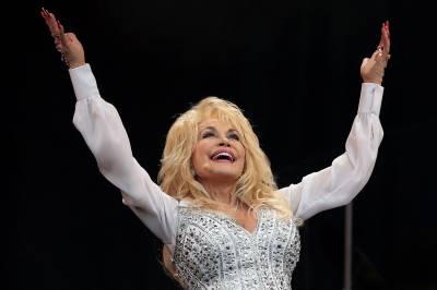 Hyller Dolly Parton: – Fullkomment fenomenal