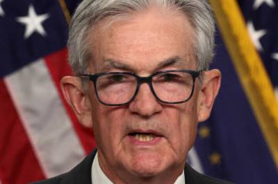 Åpner etterforskning mot Powell