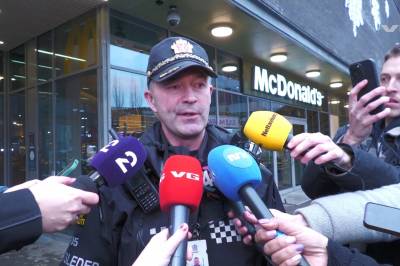 Politiet om dramaet på Storo: – Ringte og sa han hadde skytevåpen