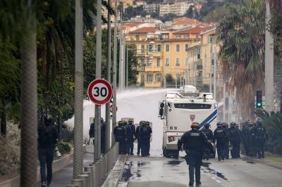 Elleve høyreekstreme personer ble arrestert i Nice