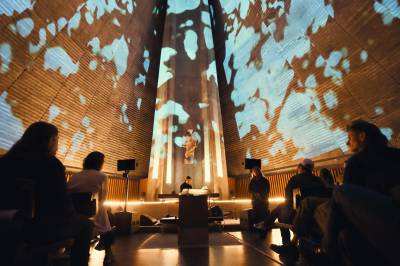 – Flere i publikum lukker øynene lenge av gangen