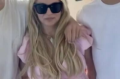 Gjenforent med sønnene