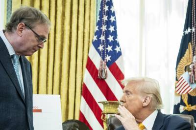 Kevin Hasset:  - Raser: - Pinlig